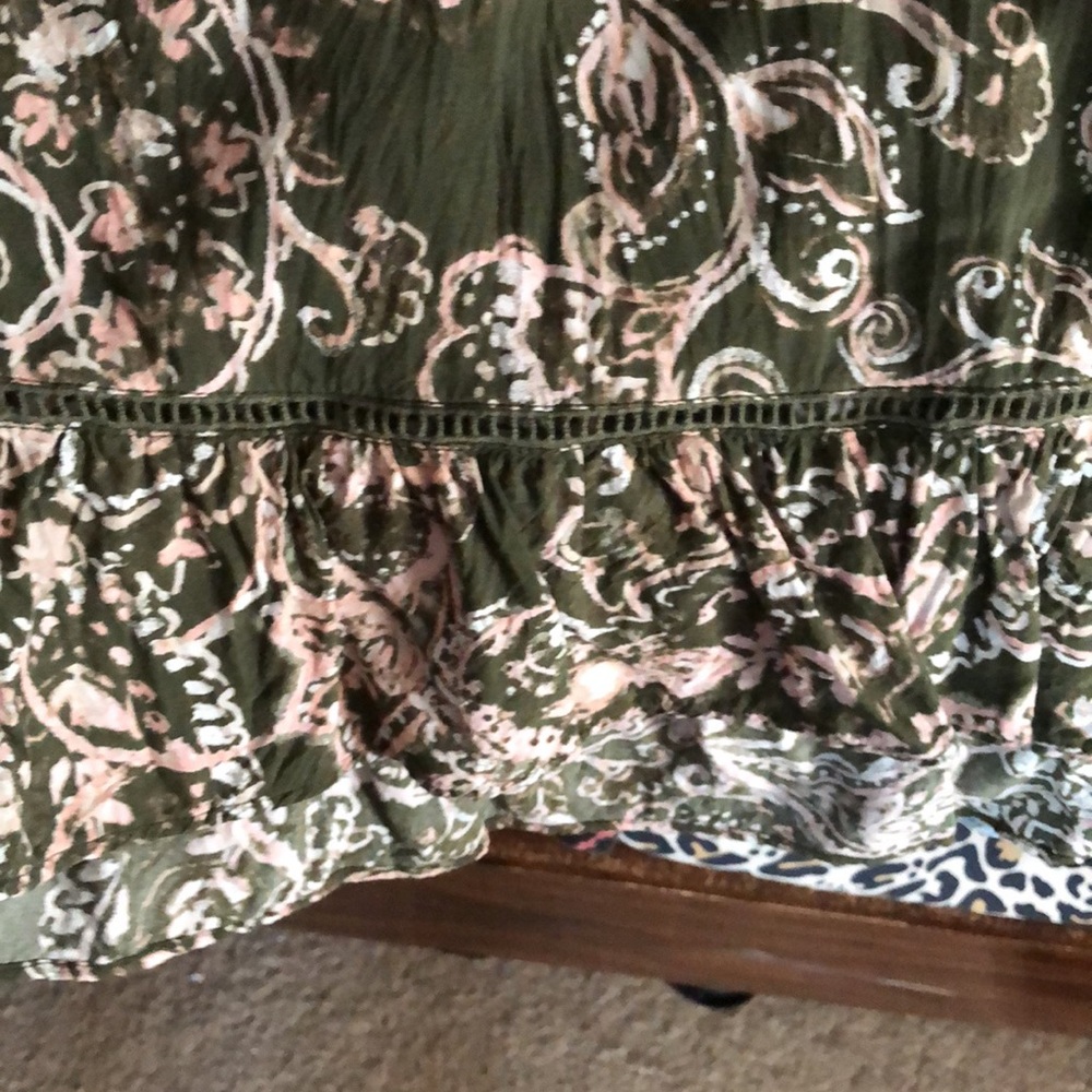 Flowy top - Picture 2 of 3